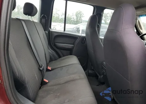 2003 Jeep Liberty Sport z USA, uszkodzony, nr VIN 1J4GK48K73W622385